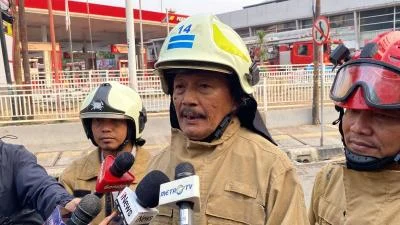 Titik Panas di Gedung Bapenda DKI Jakarta Masih Ada, Damkar Lakukan Pendinginan