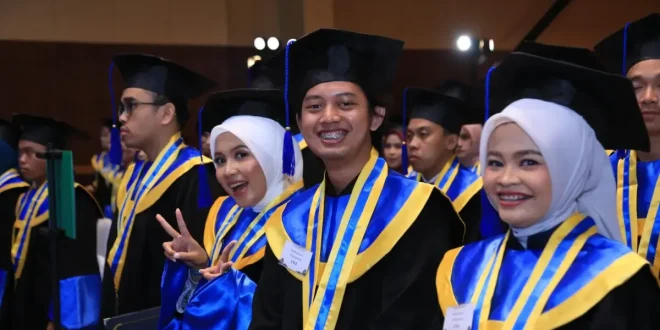 UNSIA Menggelar Wisuda untuk 1.098 Mahasiswa, Teknologi Sebagai Jembatan Pemerataan Pendidikan