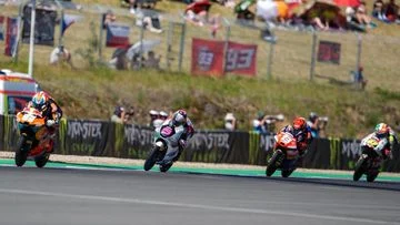 Veda Ega dan Hakim Danish Berjuang dalam Kualifikasi Moto3 Inggris