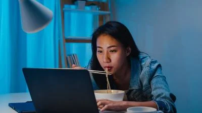 Waspada 4 Kebiasaan Sebelum Tidur Ini Berpotensi Merusak Ginjal: Apa Saja?